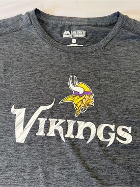 Minnesota Vikings Majestic Gray Evolution Tee with CoolBase Logo Performance